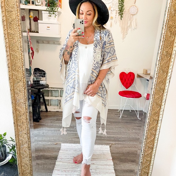 WHITE Lightweight Moroccan Floral Kimono - Picture 3 of 4